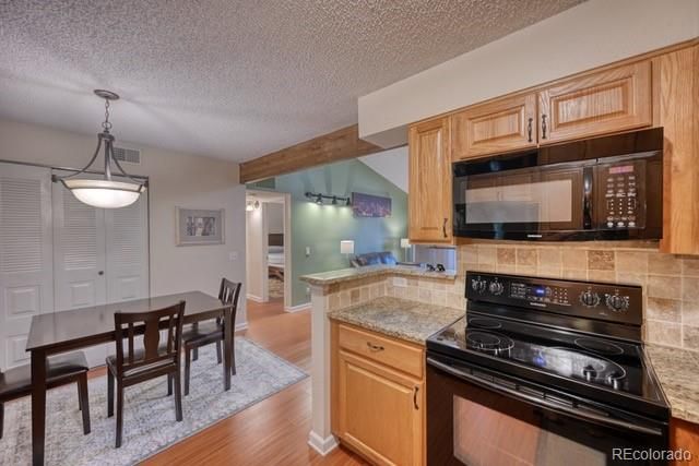 209 Wright Street 302, Lakewood, CO 80228