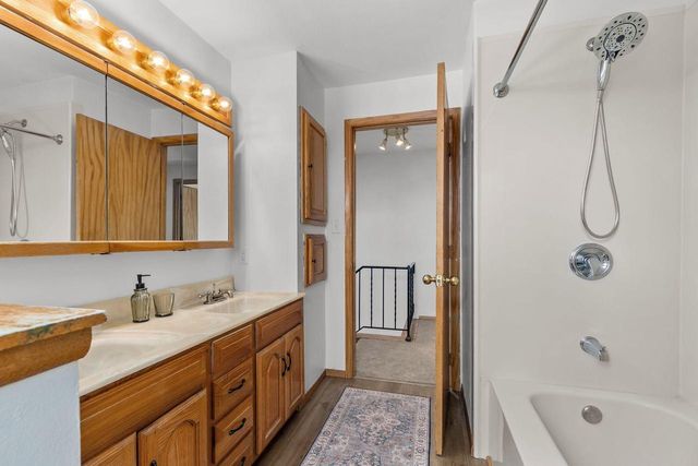 1764 Oakridge COURT, Menasha, WI 54952