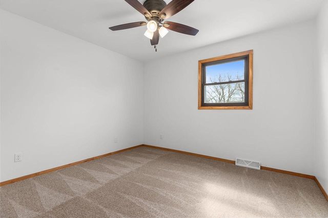 1764 Oakridge COURT, Menasha, WI 54952