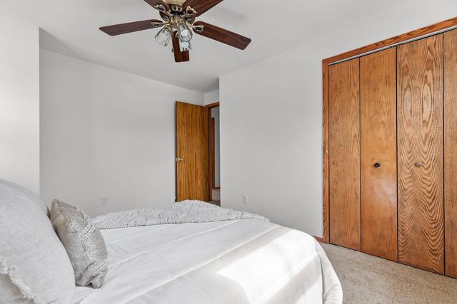 1764 Oakridge COURT, Menasha, WI 54952