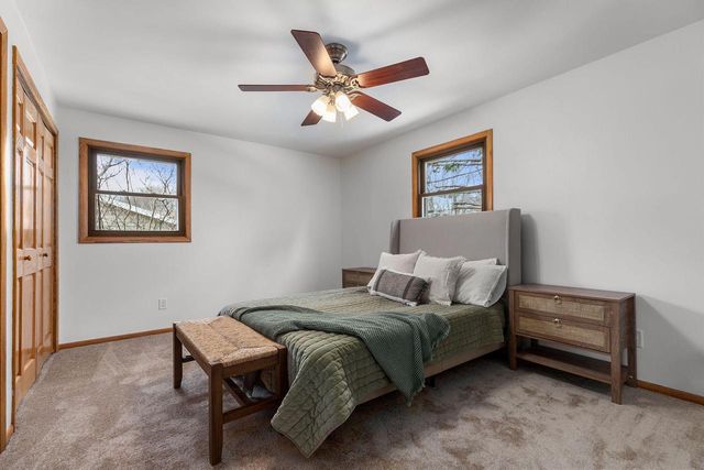 1764 Oakridge COURT, Menasha, WI 54952