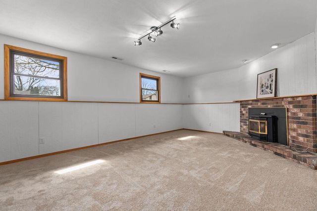 1764 Oakridge COURT, Menasha, WI 54952