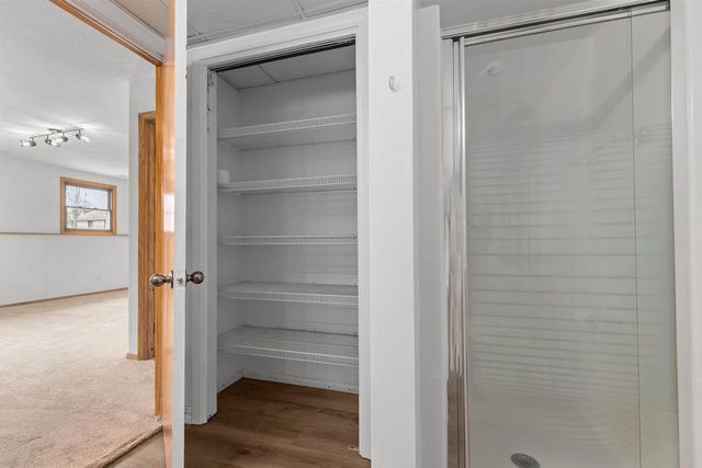 1764 Oakridge COURT, Menasha, WI 54952