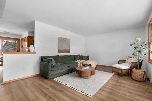 1764 Oakridge COURT, Menasha, WI 54952