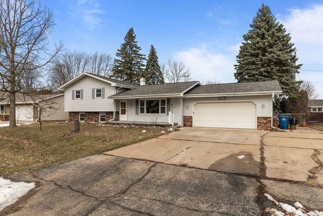 1764 Oakridge COURT, Menasha, WI 54952