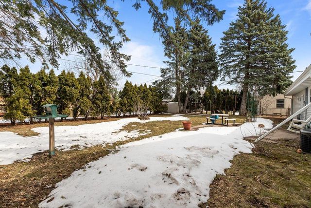 1764 Oakridge COURT, Menasha, WI 54952