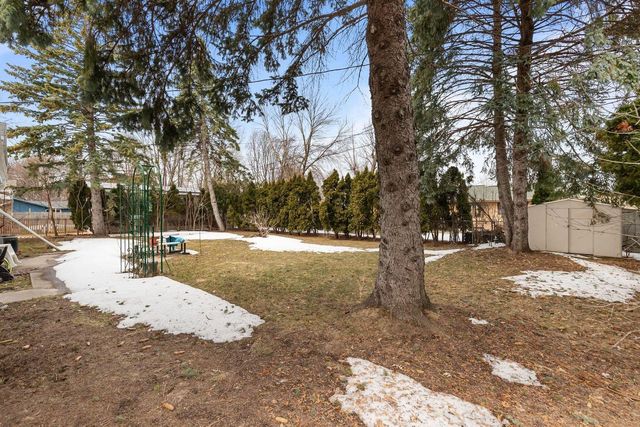 1764 Oakridge COURT, Menasha, WI 54952