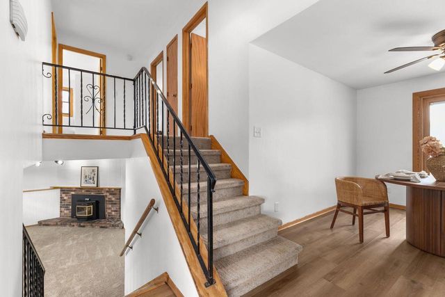 1764 Oakridge COURT, Menasha, WI 54952