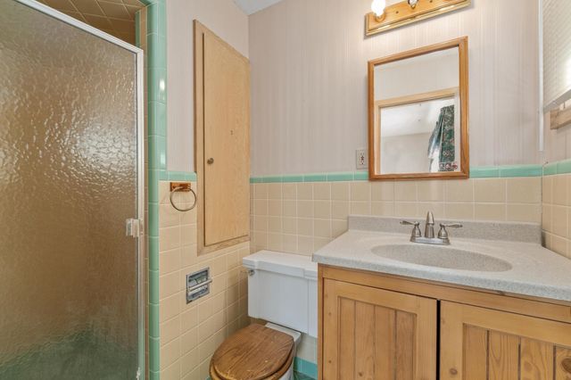 1301 N Arrowhead Dr, Wichita, KS 67203