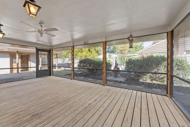 1301 N Arrowhead Dr, Wichita, KS 67203