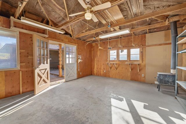 1301 N Arrowhead Dr, Wichita, KS 67203