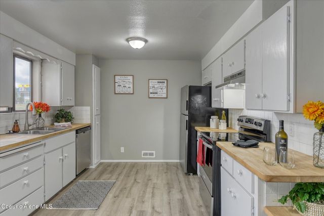 2574 W Fairway Dr, Coeur D'alene, ID 83815