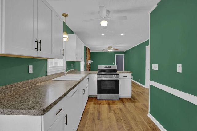 886 Oakhill Court, Stone Mountain, GA 30087