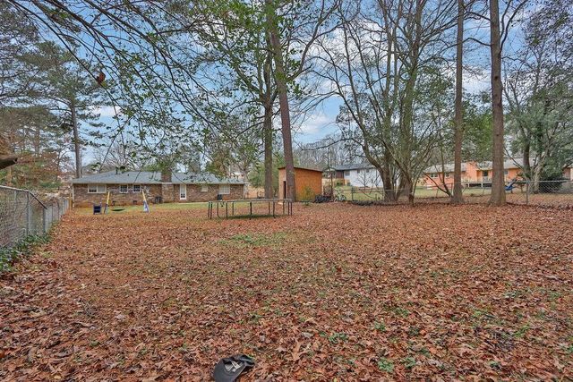 886 Oakhill Court, Stone Mountain, GA 30087