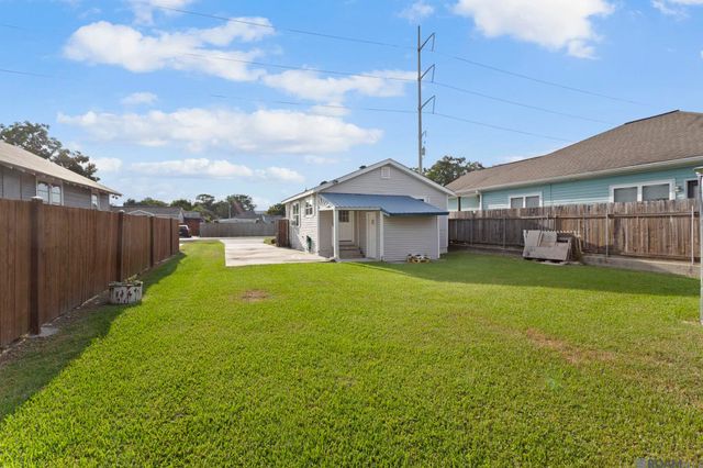 315 Giuffrias Ave, Metairie, LA 70001