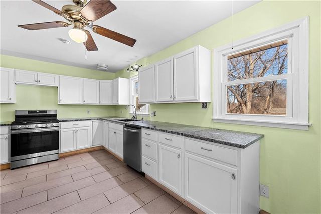 622 W Nickell Avenue, Independence, MO 64050