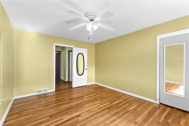 622 W Nickell Avenue, Independence, MO 64050