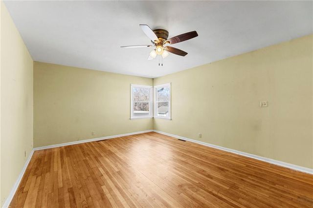 622 W Nickell Avenue, Independence, MO 64050