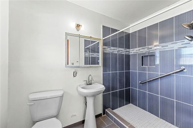 622 W Nickell Avenue, Independence, MO 64050