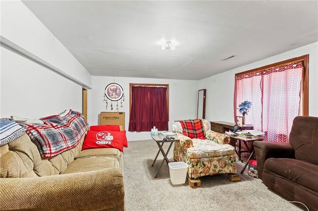 622 W Nickell Avenue, Independence, MO 64050