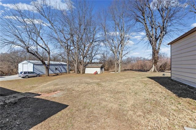 622 W Nickell Avenue, Independence, MO 64050