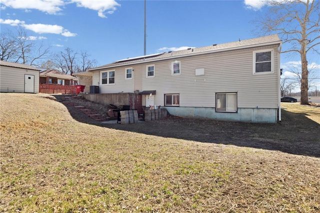 622 W Nickell Avenue, Independence, MO 64050