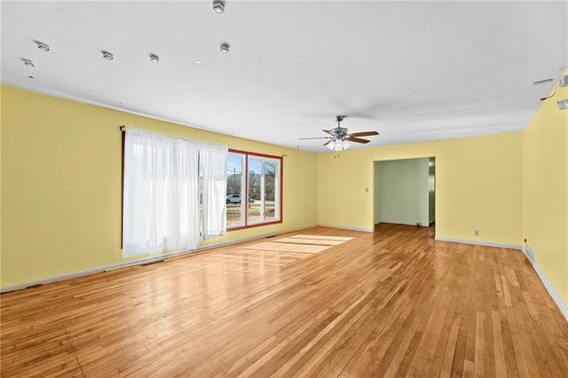 622 W Nickell Avenue, Independence, MO 64050