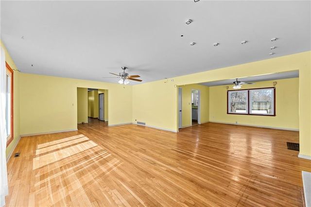 622 W Nickell Avenue, Independence, MO 64050