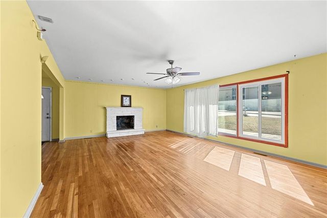 622 W Nickell Avenue, Independence, MO 64050