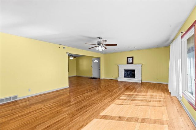 622 W Nickell Avenue, Independence, MO 64050