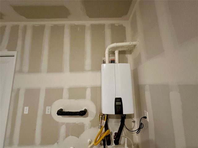 380 Young ST, Buda, TX 78610