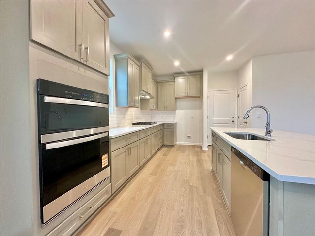 380 Young ST, Buda, TX 78610