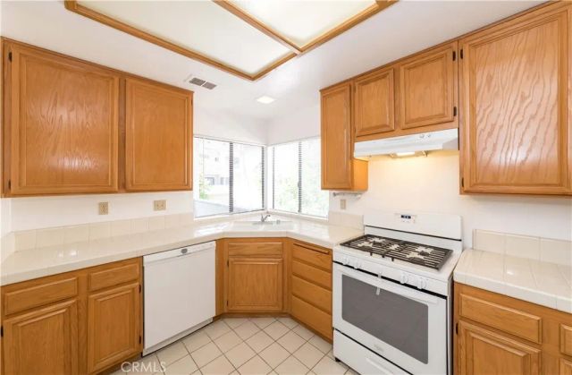 2577 Plaza Del Amo 737, Torrance, CA 90503