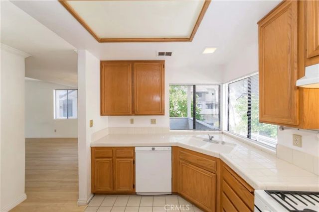 2577 Plaza Del Amo 737, Torrance, CA 90503