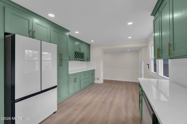 684 Brookside Drive, Toms River, NJ 08753