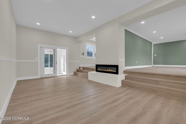 684 Brookside Drive, Toms River, NJ 08753