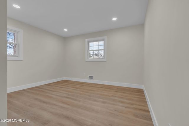 684 Brookside Drive, Toms River, NJ 08753