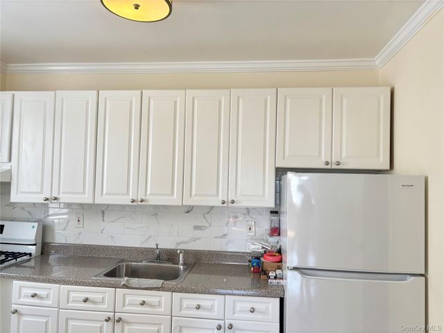 91-03 80th Street 2nd Floor, Woodhaven, NY 11421