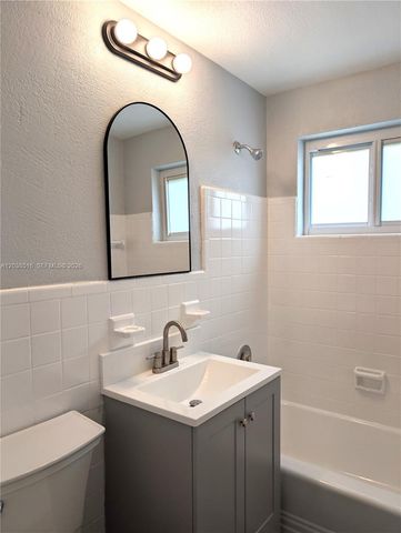 2721 NW 25th Street, Fort Lauderdale, FL 33311