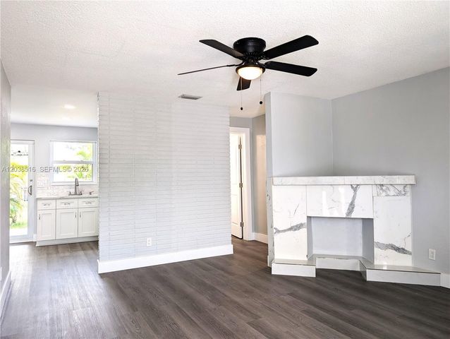 2721 NW 25th Street, Fort Lauderdale, FL 33311