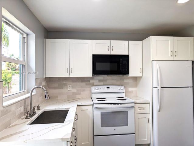 2721 NW 25th Street, Fort Lauderdale, FL 33311