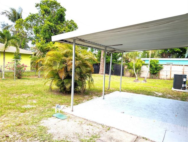 2721 NW 25th Street, Fort Lauderdale, FL 33311
