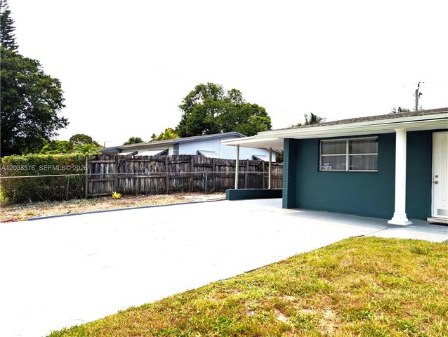 2721 NW 25th Street, Fort Lauderdale, FL 33311