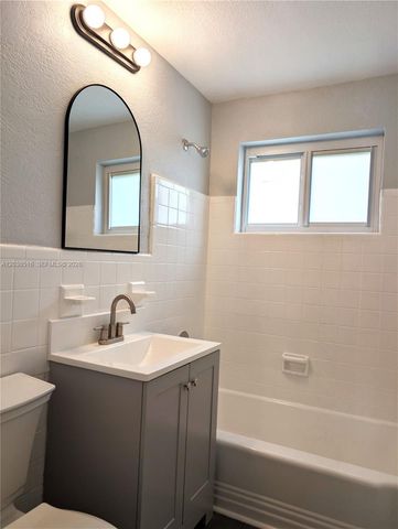 2721 NW 25th Street, Fort Lauderdale, FL 33311