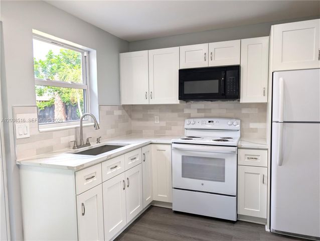 2721 NW 25th Street, Fort Lauderdale, FL 33311