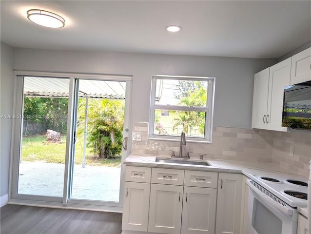 2721 NW 25th Street, Fort Lauderdale, FL 33311
