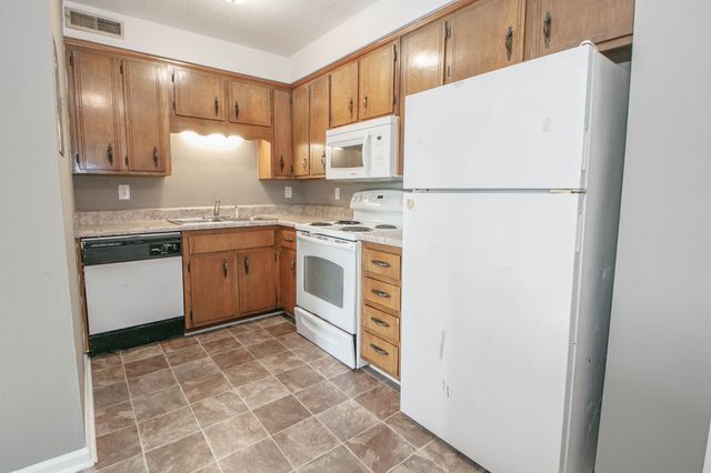 807 Golfview Pl Apt C, Clarksville, TN 37043