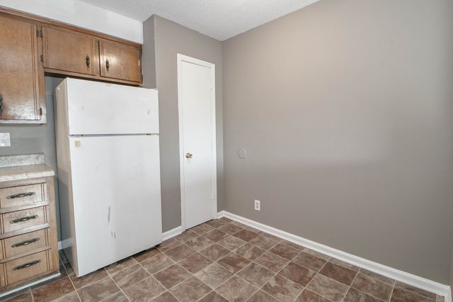 807 Golfview Pl Apt C, Clarksville, TN 37043