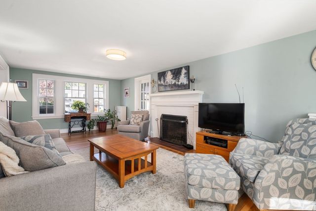 66 Randlett Park, Newton, MA 02465