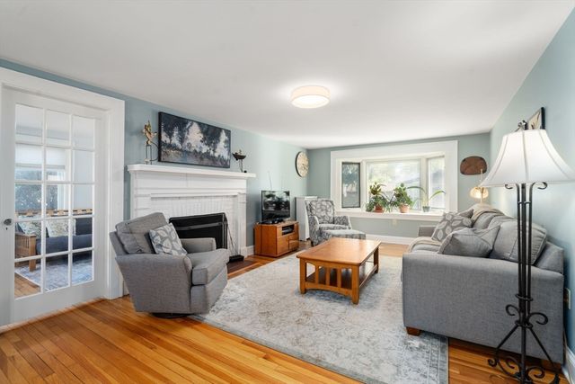 66 Randlett Park, Newton, MA 02465